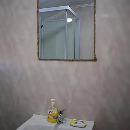 Отель Doi Mesteceni *